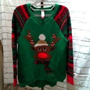 Cute reindeer Christmas sweater in great condition!
